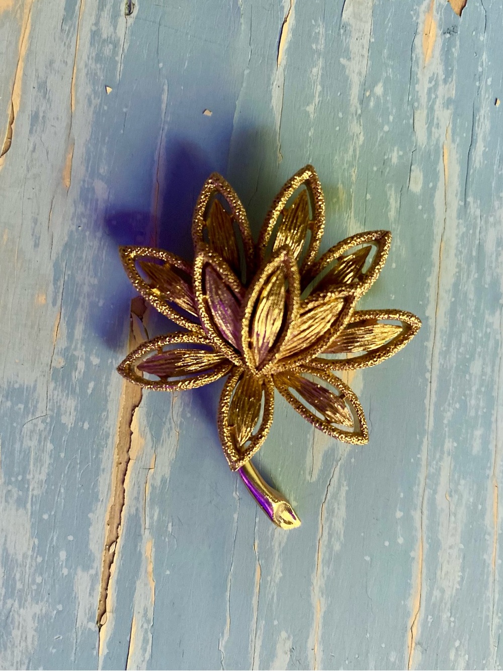 Avon Gold Floral Leaf Brooch - Elegant Women’s Jewelry